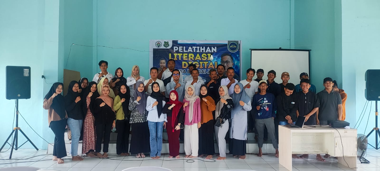 Pelatihan Literasi Digital di Bungai Jaya, Pemuda dan Pemudi Antusias Belajar Teknologi AI