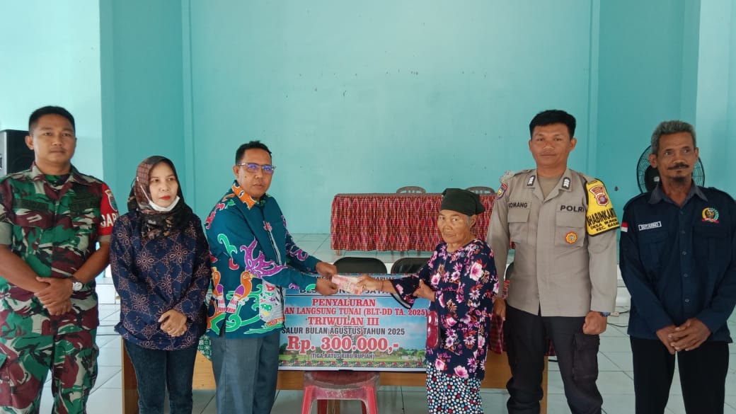 Desa Bungai Jaya Salurkan Bantuan Langsung Tunai Periode  Agustus kaepada Keluarga Penerima Manfaat